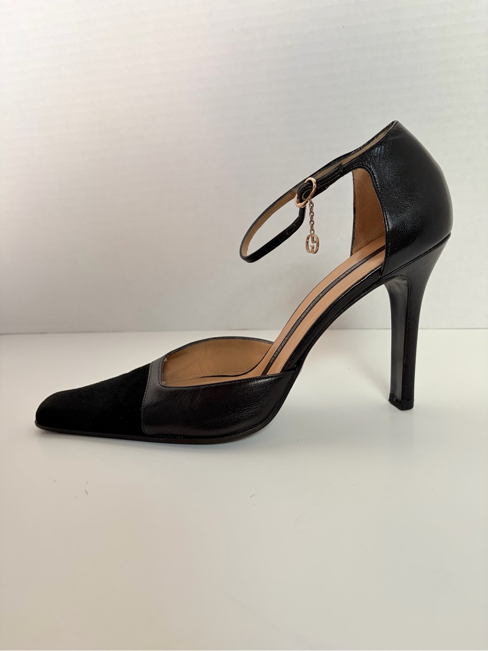 Gucci DOrsay Stiletto Pumps Interlocking GG Ankle Strap Suede Black Size 38.5C
